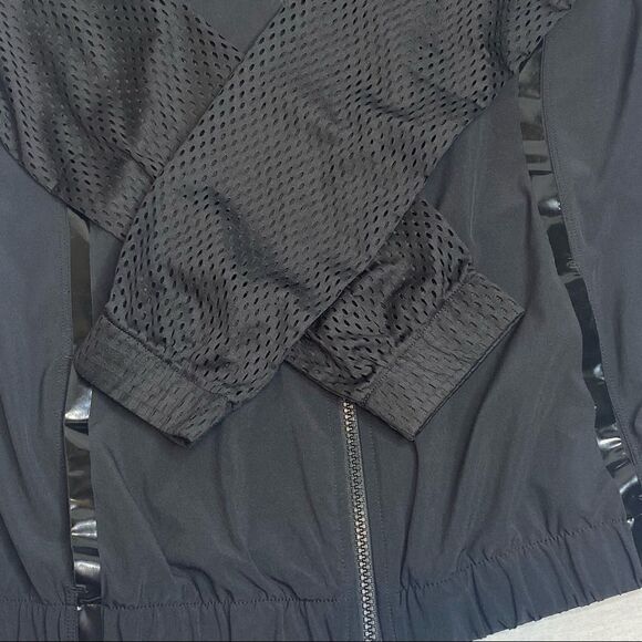 Zella NWT black lightweight full zip jacket with mesh sleeves size M - Picture 13 of 15